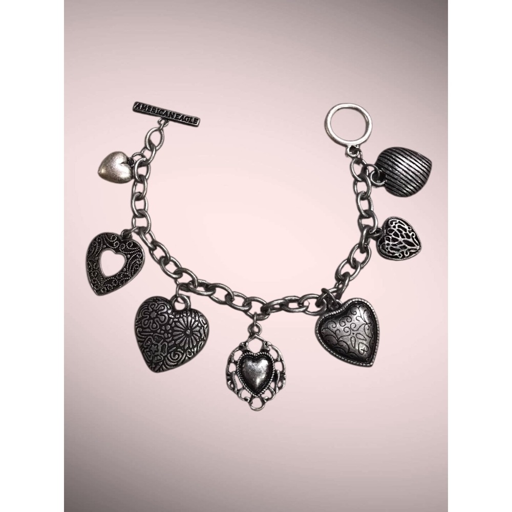 NWOt Vintage American Eagle Outfitters Heart Charm Toggle Bracelet 7.75"
